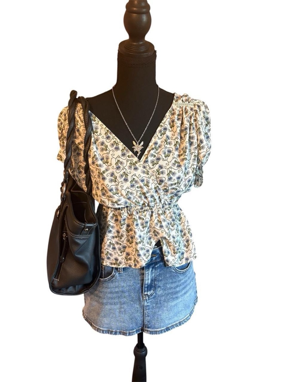 Max Studio Floral V-Neck Peplum Blouse in Cream and Green, Size XS